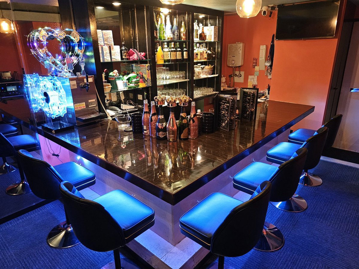 Sky_girlsBar's tweet image. キャストさん大募集中です
いつでも面接と体入出来ますのでご応募お待ちしてます^_^DMかLINEください
場所は上野　御徒町　
学生さん大歓迎　未経験大歓迎　友達同士大歓迎^_^
連絡待ってます

楽しく働いて稼ぎましょう
#上野　#ガルバ　#ガールズバー　#体入　#日払い　＃御徒町　#ガールズバー求人