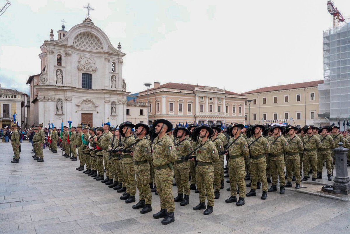Esercito's tweet image. “La #pace ha un costo e richiede anche un #Esercito e #ForzeArmate in grado di garantire una #deterrenza concreta. Servono una #formazione al passo con i tempi, #innovazione tangibile e standard operativi elevati.
In questa prospettiva, servire la #Patria significa assumersi