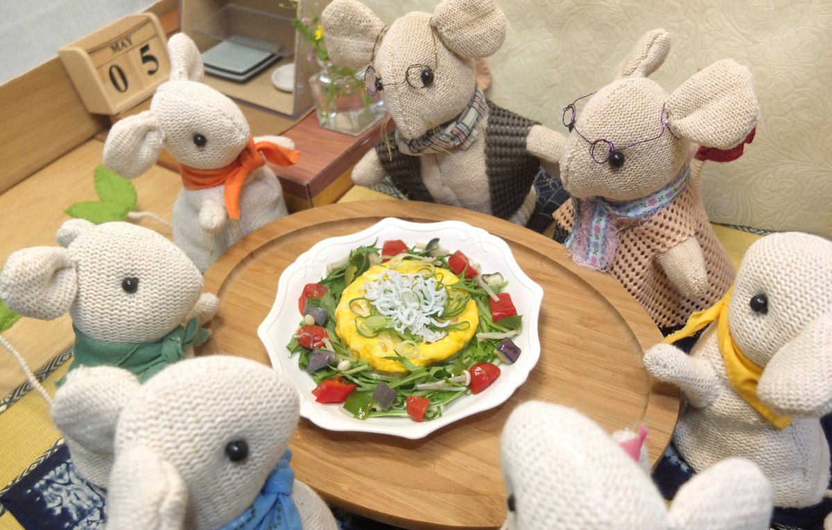 R55net's tweet photo. 5/5は #こどもの日

どの時代の どこのこどもたちにも
平和と しっかりした食事を

・しらすのせオムレツ/水菜と蒸し野菜のサラダ
・サラダ豆と挽肉のミートロック/温野菜
・鶏ももと厚揚/温野菜 ＋オイスターソース
・ひらめのお刺身 ＋玉ねぎ塩麹
・海苔おにぎり
#OnigiriAction
#応援しちゃいマウス https://t.co/3twxmLYKVn