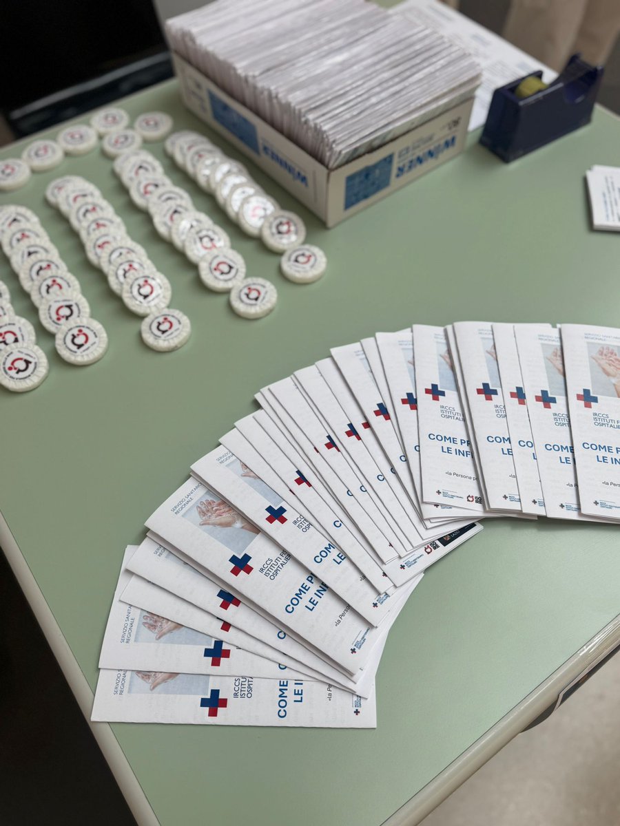IREISGufficiale's tweet photo. 🧼 5 maggio | Giornata Mondiale per l’Igiene delle Mani
Gli IFO aderiscono alla campagna OMS #CleanYourHands 👐
📍 Punto informativo in Via E. Chianesi con volontari e studenti
💬 “Un gesto semplice, ma decisivo per la sicurezza di pazienti e operatori”: https://t.co/czjNWtcXoo https://t.co/8CYDrrEbUS