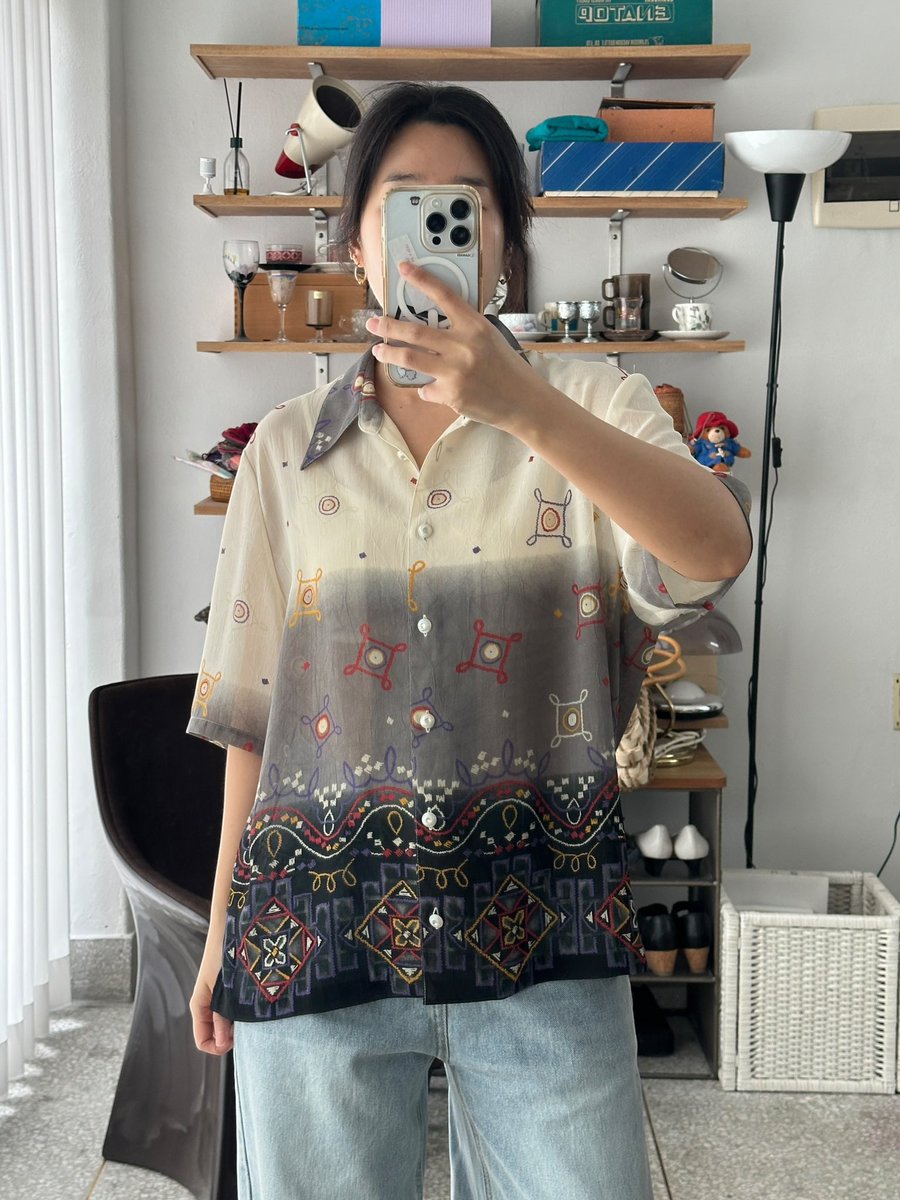 Aado Pattern #제로클럽빈티지 Ado pattern shirts 패턴의 색의 흐름이 고급스러운 셔츠입니다. 특히나 구김이 져있는 원단은 몸에 ...