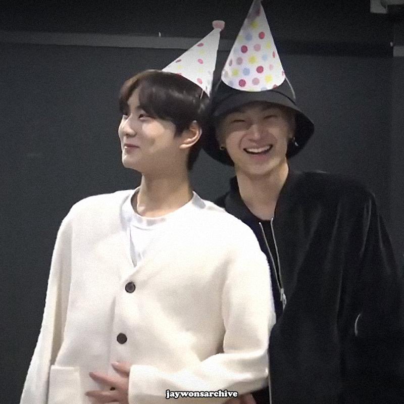 he’s loyal and completely obsessed with his wife. now jungwon’s carrying his baby, jay’s not looking at anyone else, especially with how possessive his wife is