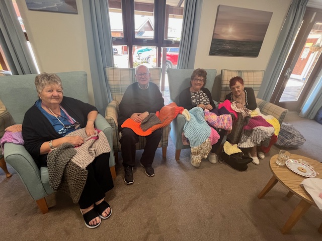 StGilesWelfare's tweet photo. A big THANK YOU to the residents @ Elizabeth House, Taunton knitting group, who have made some beautiful blankets for us. They will be greatly received. ❤ https://t.co/fikGNX9lp7
