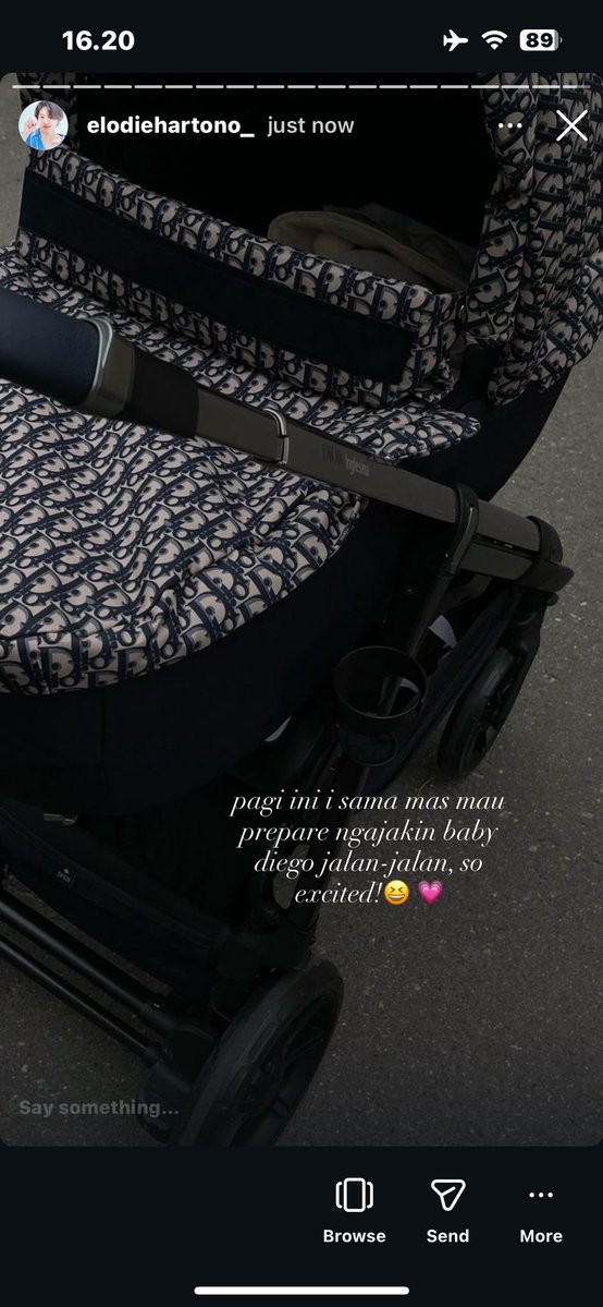 vi tweet media