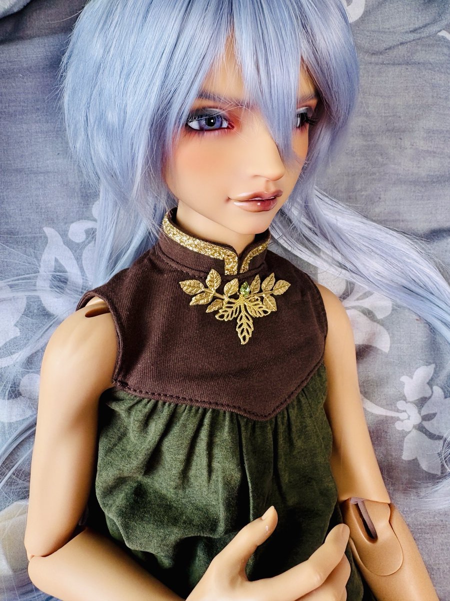 アイを変えたり、レグルスにウィッグをあげたりしてました。
クロエは久しぶりにアイホールが大きい子だったので、ハイドームのアイを。逆に王子はアイホール小さいので苦戦しました😓