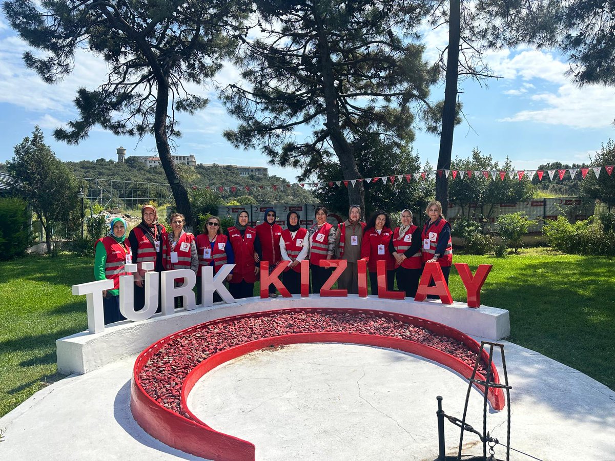 Van Edremit Kızılay tweet media