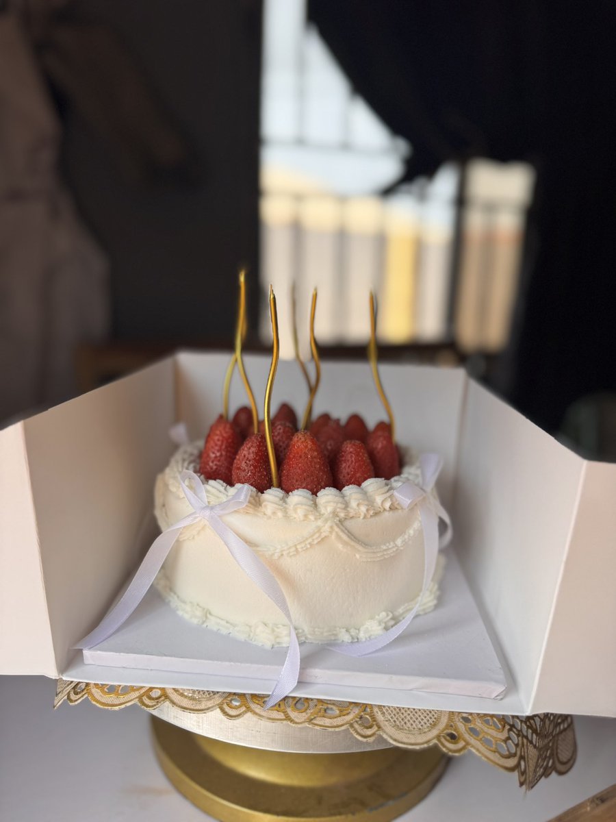 CAKES IN IBADAN (Oluwapelumi) tweet media