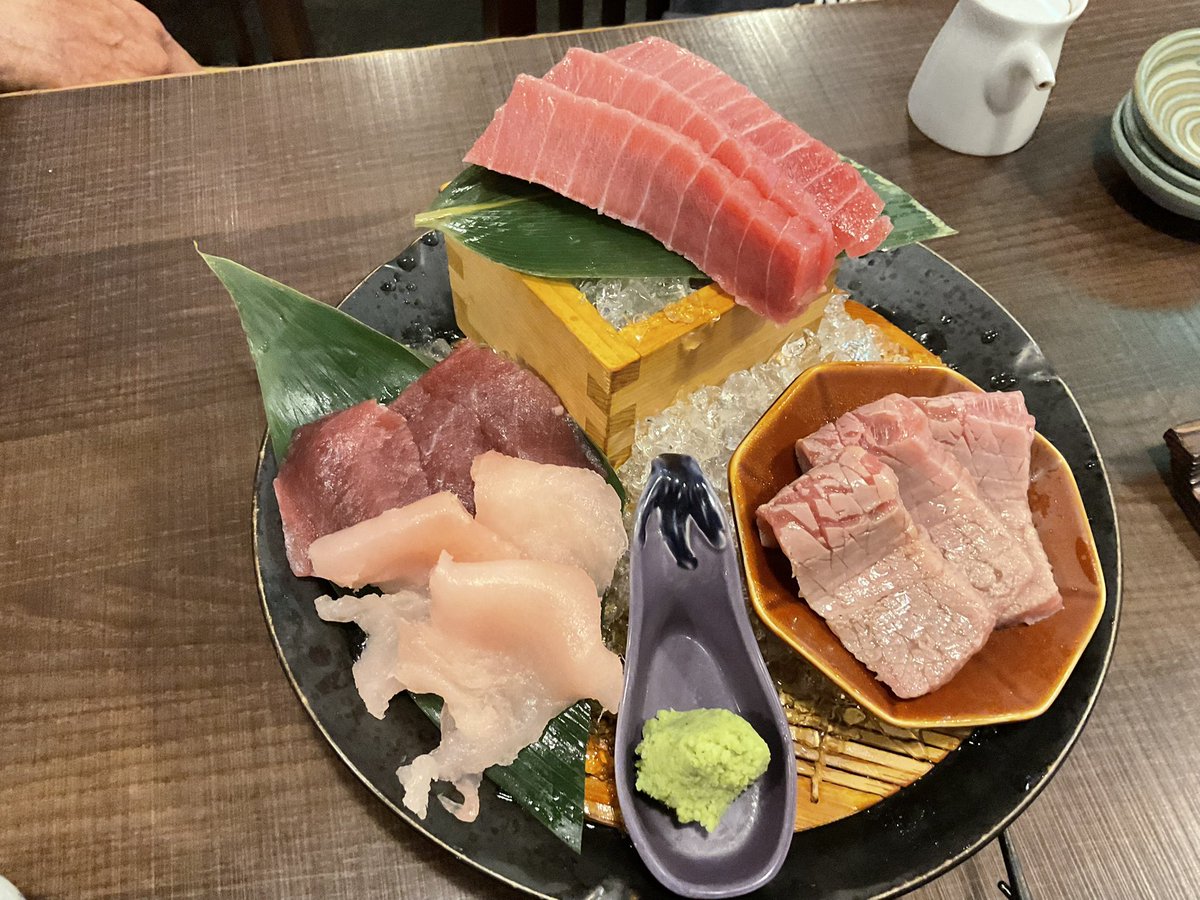 今日はマグロ専門店！