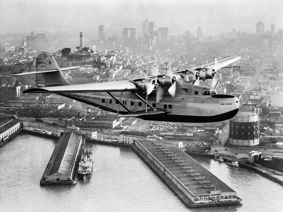 米 Martin M-130
米航空会社Pan Amの太平洋横断航路用に作られた長距離旅客機。一番機の名前からChina Clippersと呼ばれた。当時としては数少ない太平洋を横断できる航空機でWW2開戦後は全てが米軍に徴用された。全部で3機作られたがそれぞれ行方不明、夜間飛行による墜落、着水失敗で失われる。