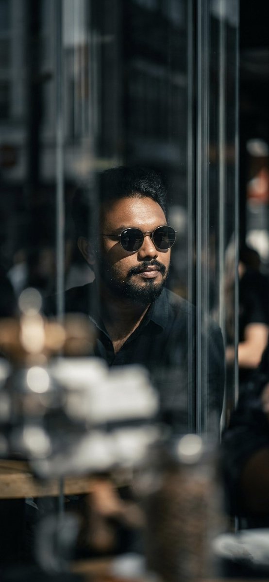 sriavjaa's tweet image. .
.
.
.
.
#king
#trendingposts 
#black
