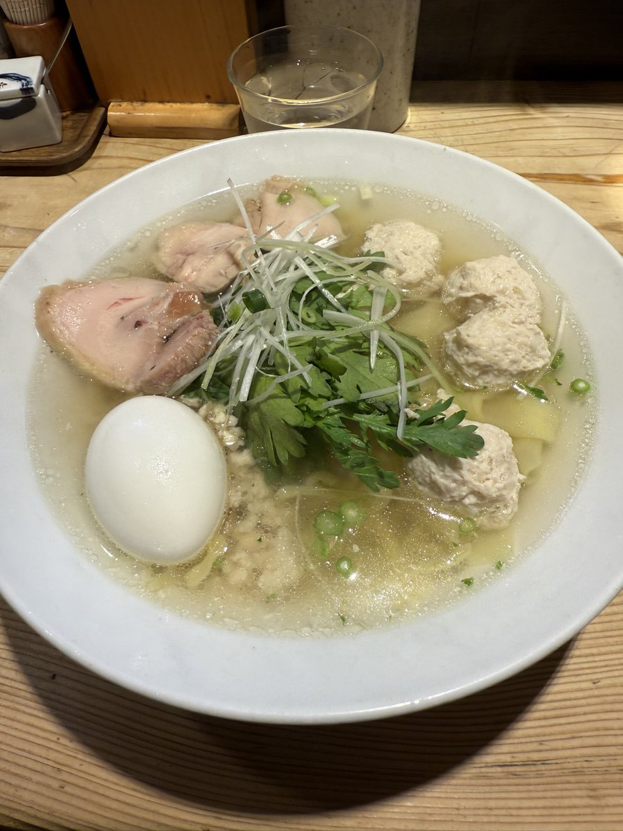 matcha_pricone's tweet photo. 筋トレ部メンツでジム行って銭湯行ってオススメの塩ラーメン連れてったら「味がしない」と言われて涙でラーメンがしょっぱくなった
もう家系か二郎系しか連れていかない、絶対にだ https://t.co/ca1oQ6pZ3Y