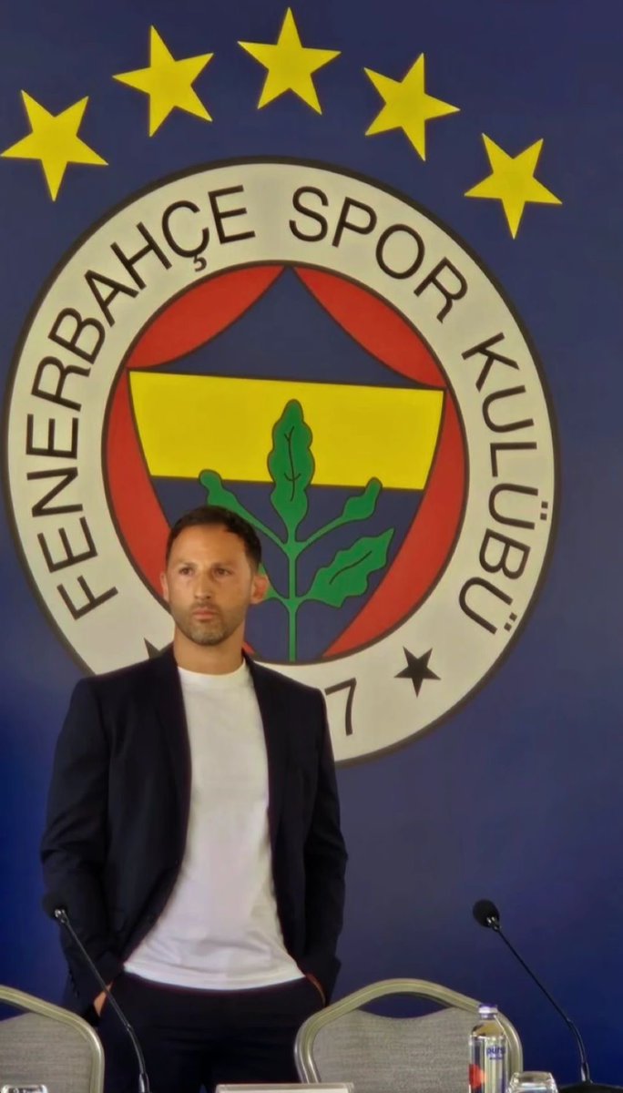 serpilsezer2's tweet photo. @ibrahimseten Unutmadık seni, merak etme.
Yıllar önce Rıdvan Dilmen’in özetlediği gibi…Ülkeyi terk edeceğini söyleyen, FETÖ’nün resimleriyle Beşiktaş’a üçlü çeken adamı çok iyi hatırlıyoruz.
Fenerbahçe’nin gerçek evlatları unutmaz. Hiçbir zaman da unutmayacak.” https://t.co/0I3aOnyqcl