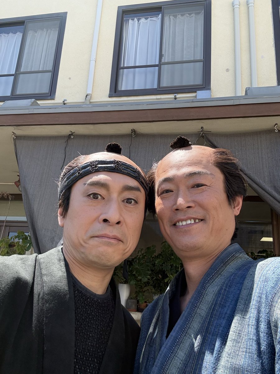 kiuthy_bot's tweet photo. 行ってきましたよ。
｢心配無用ノ介｣
公開撮影最高！
カットの声がかかると、おぉ！って歓声が湧いたりしてね、気持ちええ。笑
本番中に携帯の音が鳴ってNGになるのもご愛嬌。笑
現場がすごく気持ちのいい空気感で、出来上がりが楽しみ。
いっぱい楽しませて頂きました！
久々にチャルとパシャリ。 https://t.co/RaHJv7RXzl