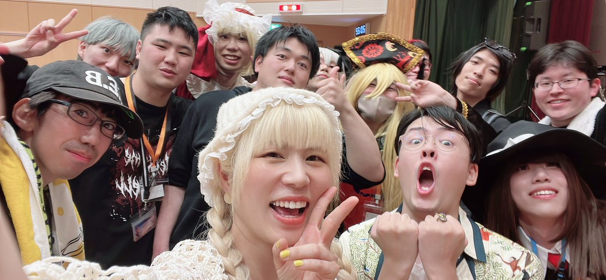 ろ〜ち🐝🦋例大祭ありがとうございました! tweet media