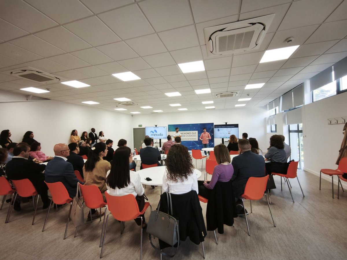 innovafuenla's tweet image. #Fuenlabrada apuesta por los #datos para impulsar la #innovación local. El 22/04 el @CIFE_Fuenla reunió a empresas dentro del proyecto #EDINT para mostrar cómo el uso inteligente de datos mejora servicios públicos y abre oportunidades para #pymes #Fuenlabrada #EmpresasLocales
