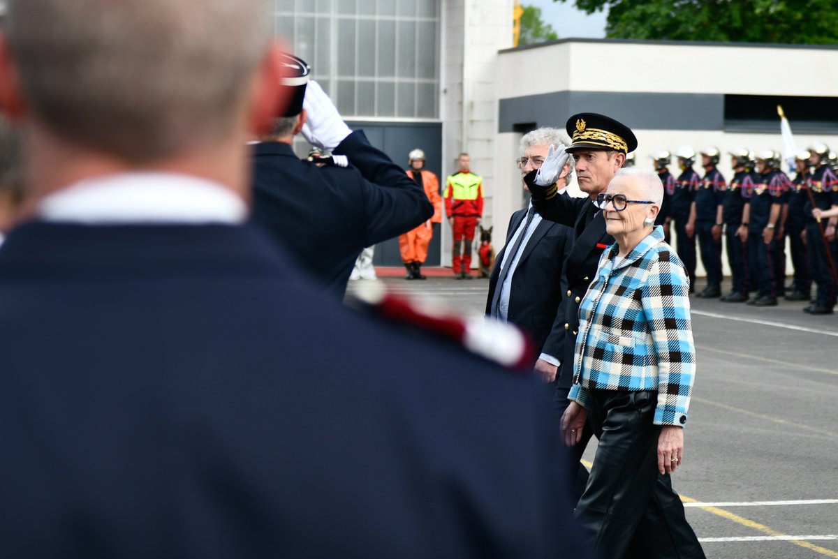 bretagnegouv's tweet image. #SapeursPompiers | 👨‍🚒 Passation de commandement en #IlleEtVilaine

Le contrôleur général Jean Moine a pris la direction du @SDIS35officiel à l’occasion de la cérémonie de passation de commandement présidée par @FrancoiseGatel, ministre de l’aménagement du territoire et de la