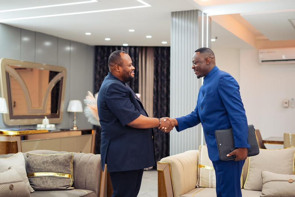 LucJonathan0's tweet photo. Kinshasa : La SNEL, pilier de la modernisation de l’éclairage public, au cœur des échanges avec le gouvernement provincial 

Ce lundi 4 mai 2026, à Kin, la SNEL SA s’est une nouvelle fois affirmée comme un acteur stratégique du développement urbain.
@ted_lwamba à https://t.co/ahrJEDM1uM