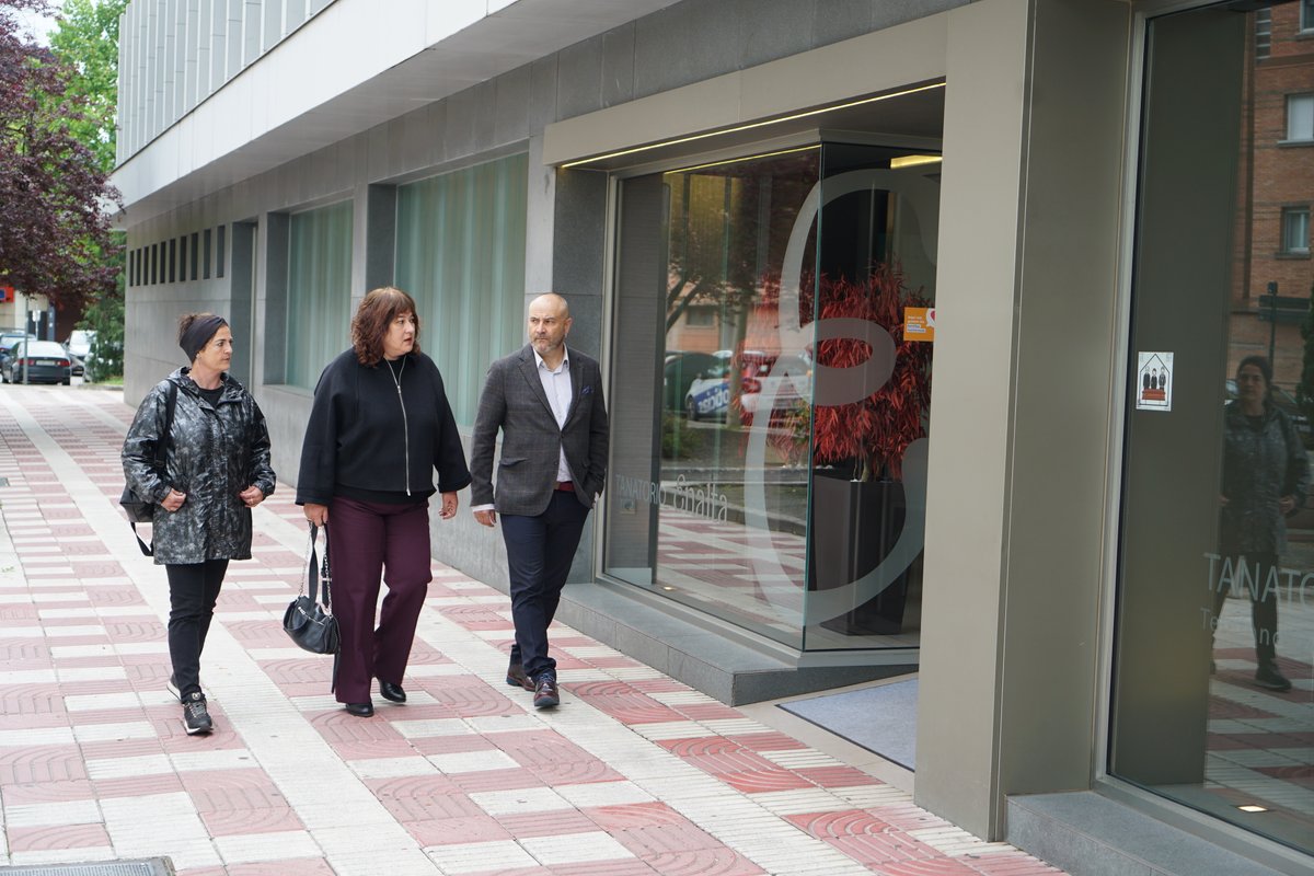 🖤Secretaria general <a href="/BlancoEba/">Eba Blanco</a>: "son momentos muy duros para Eusko Alkartasuna, pero debemos reivindicar la figura del lehendakari Garaikoetxea, un político de Estado capaz de unir a diferentes en los puntos en común"