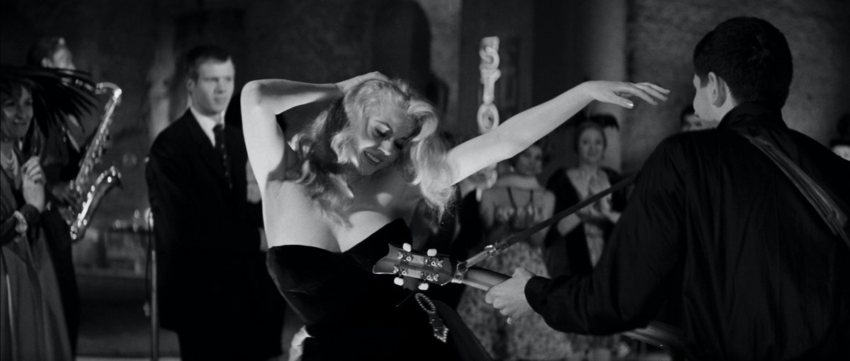 filmfr4me's tweet photo. La Dolce Vita (1960)
director: Federico Fellini https://t.co/tg8YxS2H0x
