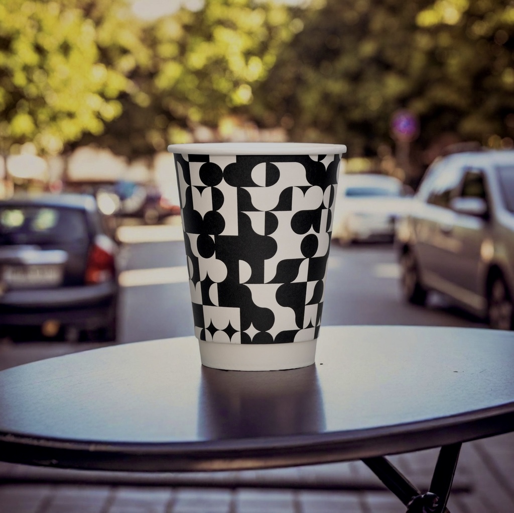 CafeCLtd's tweet image. The exclusive Café Connections' Retro cups - the perfect blend of #classic design and modern convenience! Sip in style with our double-walled #takeaway #delivery hot cups. 🖤⚪️ #RetroStyle #HotBeverages