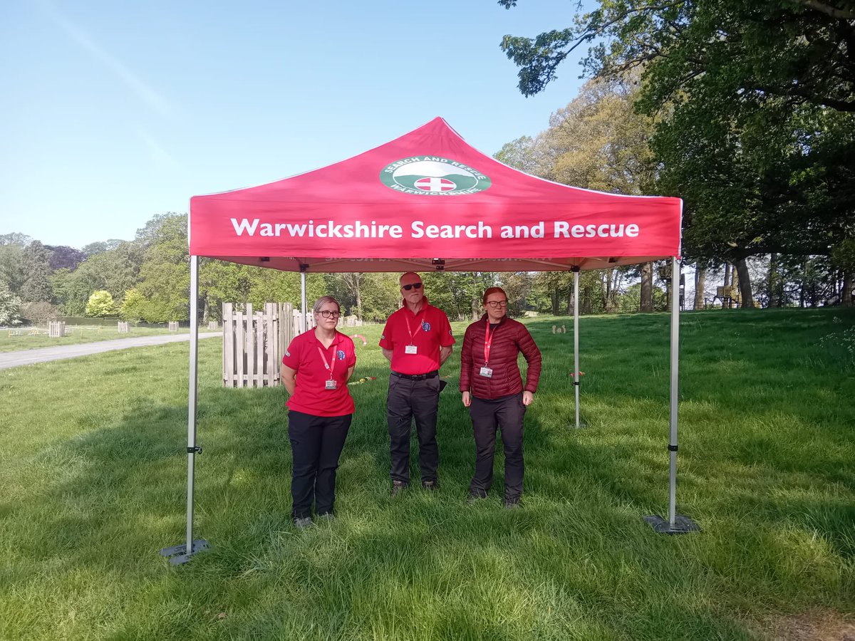 WarkSAR's tweet image. 🚨 This Bank Holiday, we joined Warwickshire Scouts at the ‘Get in 2026’ event at Ragley Hall!

Over 3,000 young people got hands-on with throw lines, mini searches &amp;amp; more.

Thanks for having us—and to our volunteers for representing WarkSAR!

#SearchAndRescue #Scouts #Volunteers