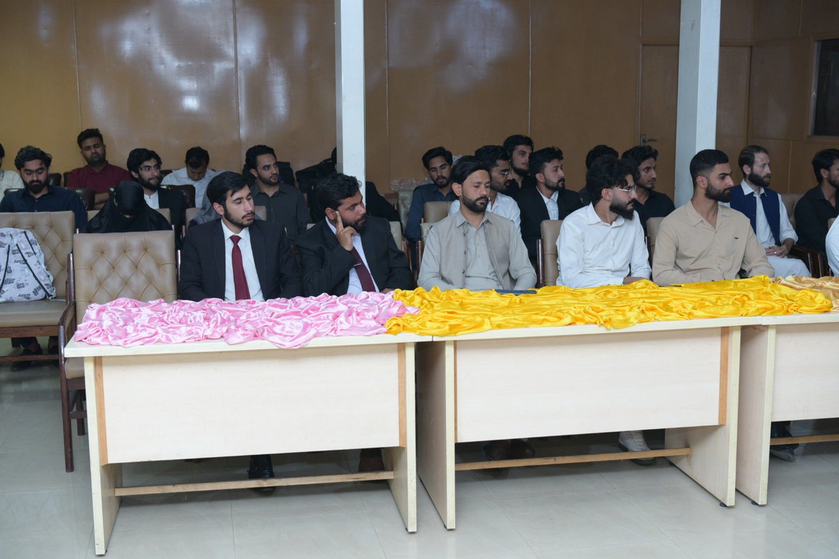 UAJK_Official's tweet photo. Scholars, jurists, and students gathered at Department of Law, @UAJK_Official for a meaningful discussion on the Kashmir issue during the launch of “آئینہ کشمیر”. #UAJK https://t.co/ZnCWPMwdRr