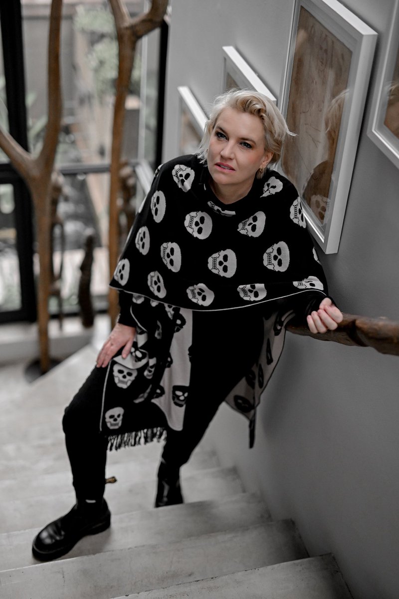 karen zoid tweet media