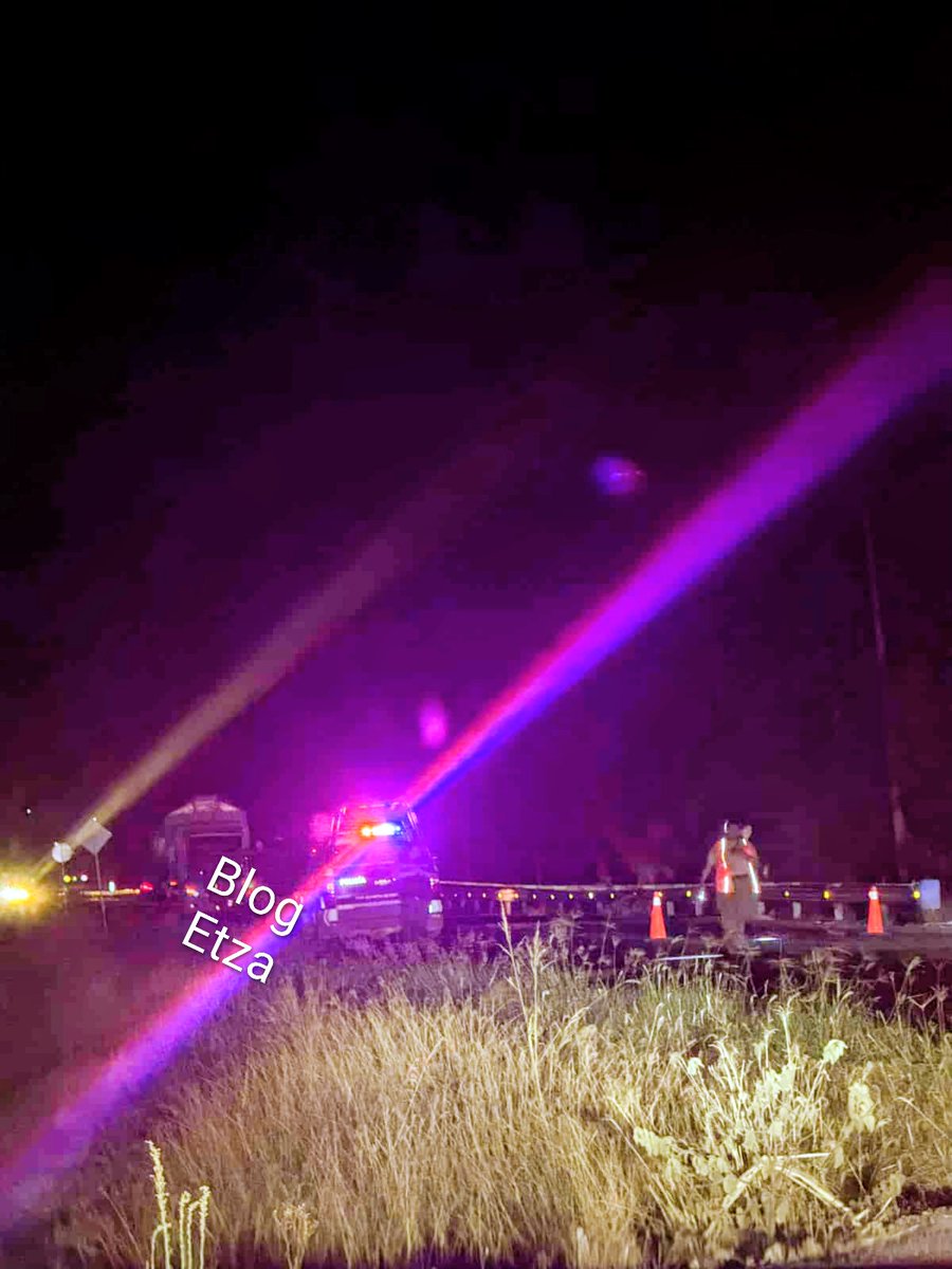 muchosdoc's tweet photo. Reportan accidente en carretera #Etzatlán - Magdalena.  https://t.co/iFbZIhIyMP https://t.co/wR4NsRYUdi