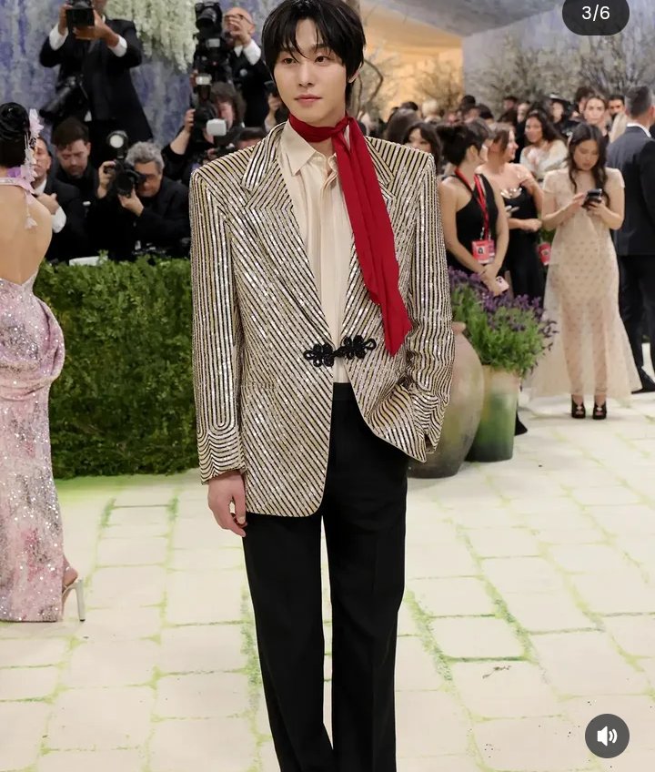 Adeyemo35989073's tweet photo. Ahn Hyo-Seop oppa and black pink jisoo at the met gala event 2026 Korea actor and singing are really getting well recognized all over the world 🌍 #ROSÉ #EsMiSueño #metgalavogue #metgalaTYLA #MetGalan #metgala https://t.co/0rhkQihwu1