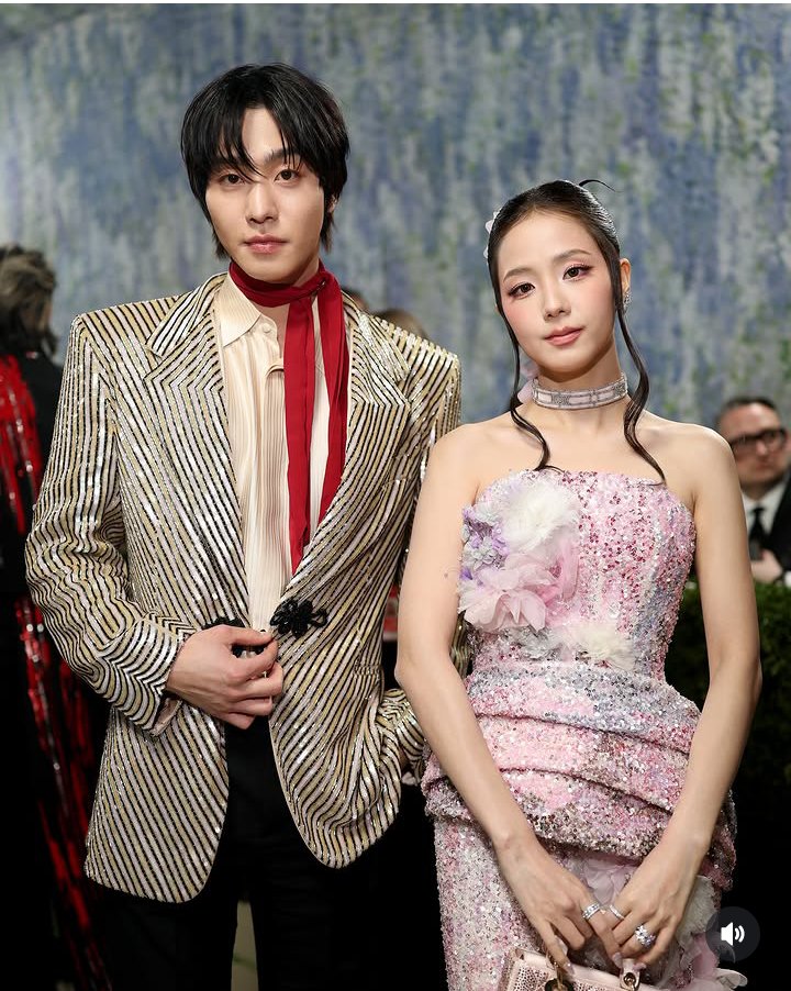 Adeyemo35989073's tweet photo. Ahn Hyo-Seop oppa and black pink jisoo at the met gala event 2026 Korea actor and singing are really getting well recognized all over the world 🌍 #ROSÉ #EsMiSueño #metgalavogue #metgalaTYLA #MetGalan #metgala https://t.co/0rhkQihwu1