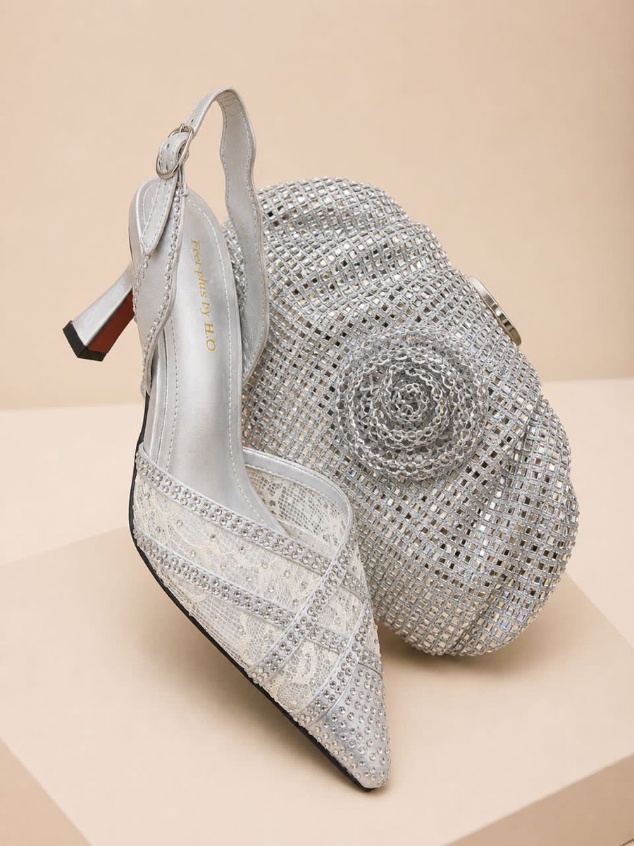 OgunsakinA's tweet photo. Available in Sizes 37 to 42
Price for Shoe &amp; Purse@#62,000

Exclusive delivery service charge Nationwide 
Call or chat 
08035774730
Location Lagos
Payment Validate your order please 
Account details  is on my bio https://t.co/XvbO1kjG2h