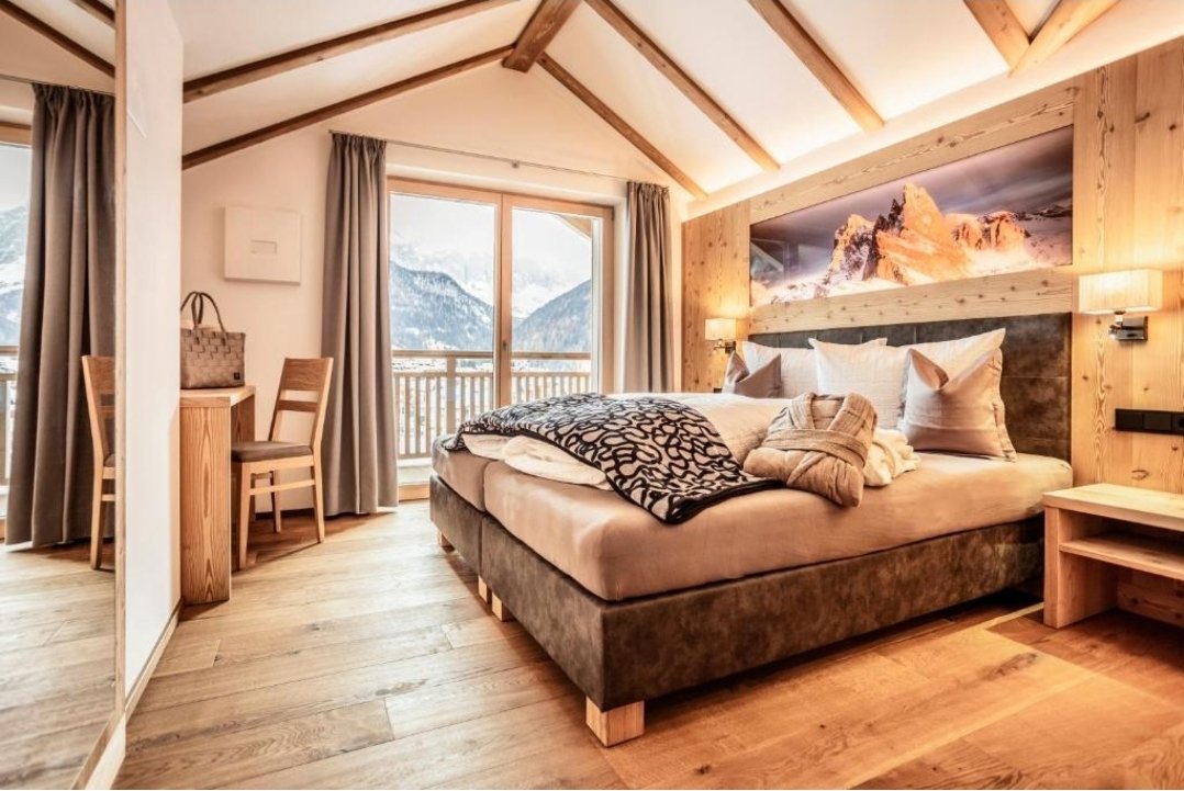 touristeea's tweet photo. الشقق الاجمل في اورتيسي 😍🇮🇹 

واطلالة لن تجد لها مثيل ✋

شقق واكواخ Chalet Plazola في قرية سيلفا القرية الاقرب لـ اورتيساي ولا تبعد عنها سوى 15 دقيقة توفر لكم اطلالة خيالية وتقييم هو الاعلى 9.7/10

صراحة اعتبرها الاختيار الاول حاليا 👌

للحجز 👇 

https://t.co/f9YUBSuxsV

لو حصلت حجز اعتبر نفسك محظوظ 😱