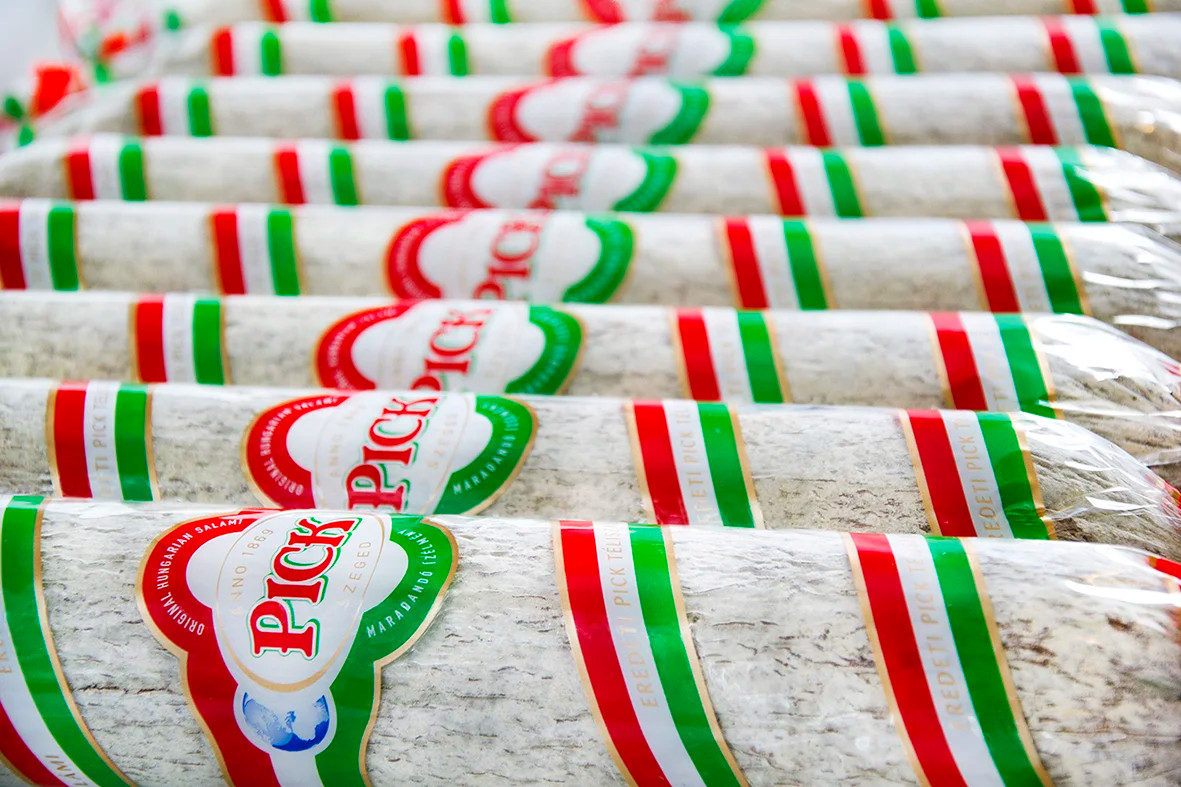 XpatLoop's tweet photo. 🌭 Pick Salami Hits HUF 86 Billion! 📈 🇭🇺 https://t.co/B2KhDk0vA5
 _____________________________________________
Enjoy More News + Daily Events &amp; Movies Guide: https://t.co/qbyJG5JWsE
 - Your Expat Community Portal Serving in #Budapest #Hungary for 25+ Years https://t.co/mFDojrHR5O