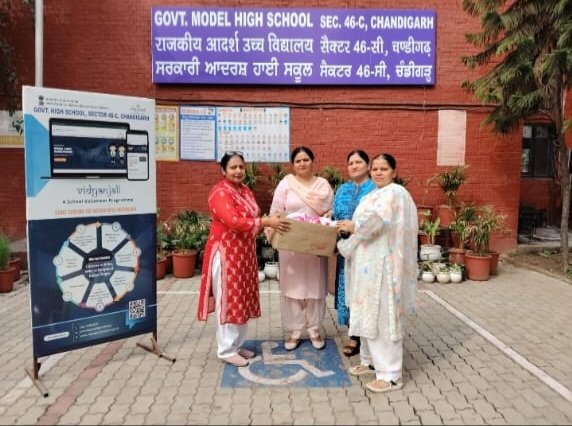 Ghs46cChd's tweet photo. Under the Vidyanjali project 22 packets of sanitary napkins for menstrual hygiene of girls students were donated by a teacher.
@SchoolEduChd
@vidyanjali_edu
@vidyanjalichd
@Kaur0Kuljit
#Vidyanjali https://t.co/oqrdez8e28