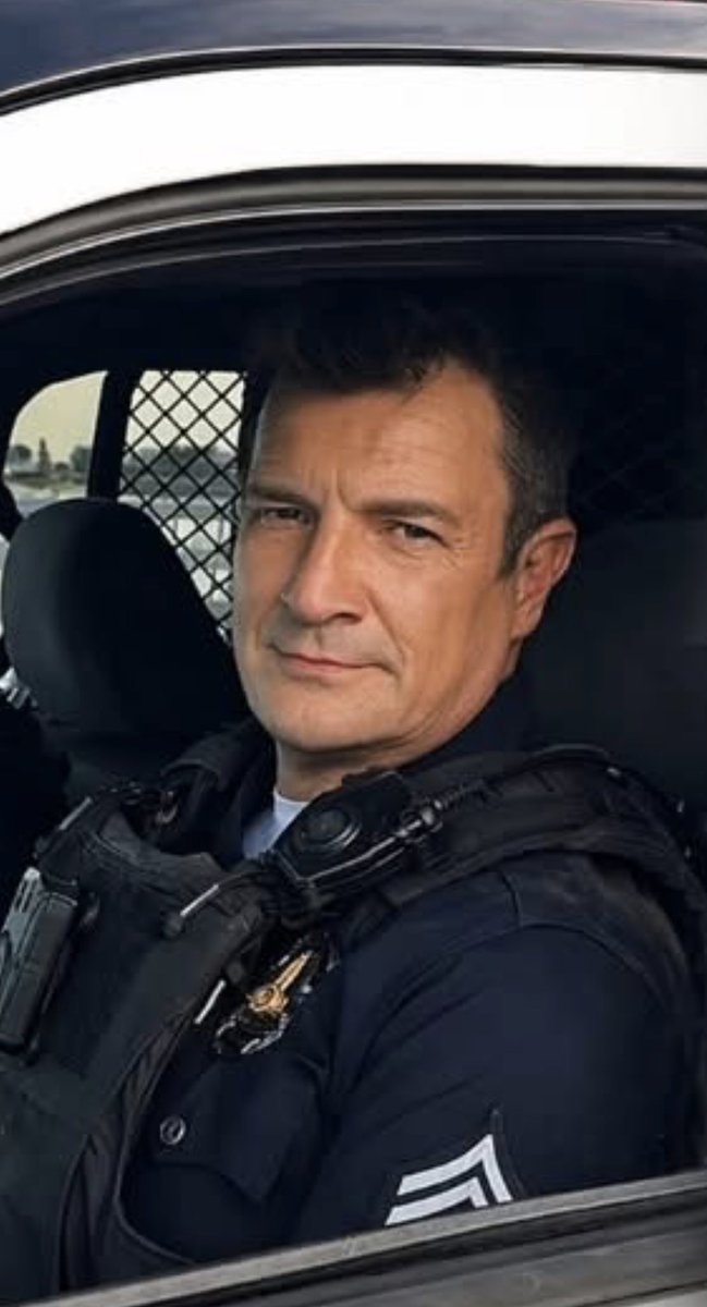 Star_Medd's tweet image. Shiny dreams to the always ruggedly handsome @NathanFillion &amp;amp; #NathanFillionFans. Hope your Monday was good. Mine was ok. Deliveries were good. Relaxing, reading #Castle fanfic &amp;amp; watching tv. Til tomorrow friends. #BringBackFirefly #TheRookieS9 #FireflyTributeTruck #Firefly #ONFD