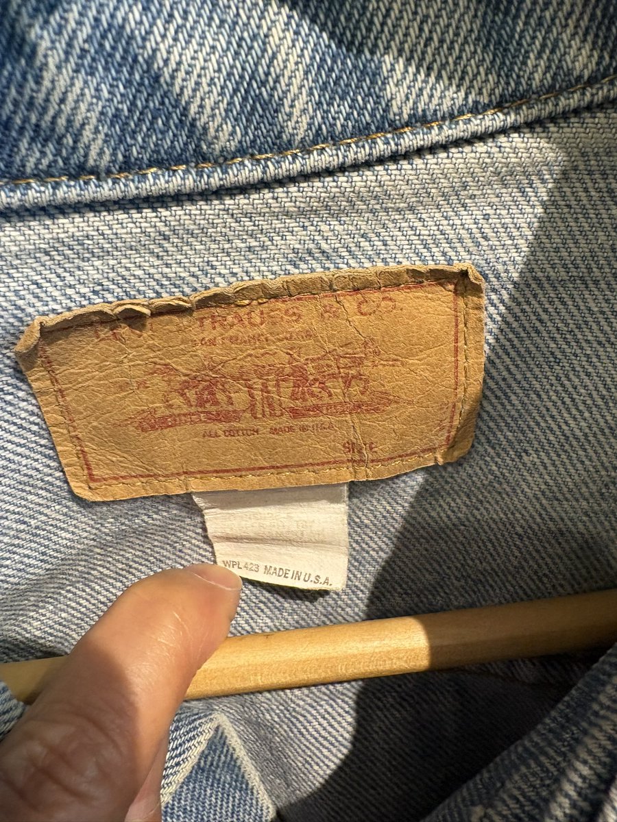 Levis 70505
1980sビンテージです♪
2ポケット
MADE IN USA🇺🇸
size40〜42