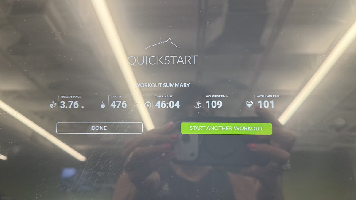 mediagurlruns's tweet image. Gym night! Elliptical workout. Always feel better after I sweat it out! #workout