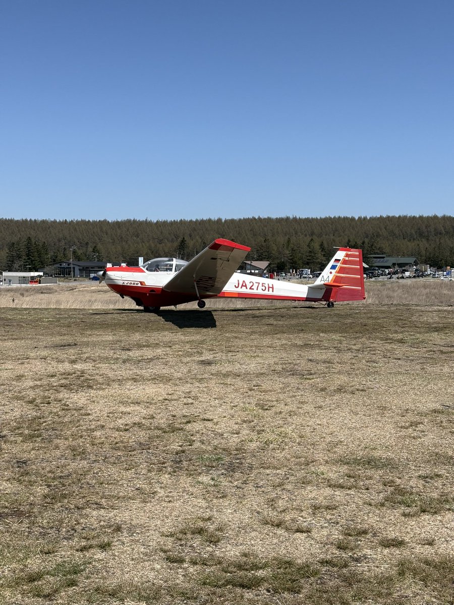 ブルーキャノピーがかっこいいASK23
並ぶスタンダード、ASW20とSZD48-1
初めて見た、Ka-6
普通のモーターグライダー、ファルケ