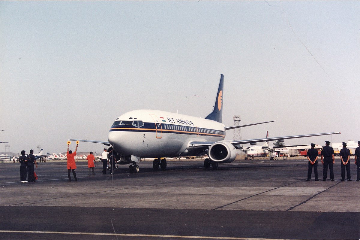 33 years ago today, this @Boeing 737 operated the 1st @jetairways ...