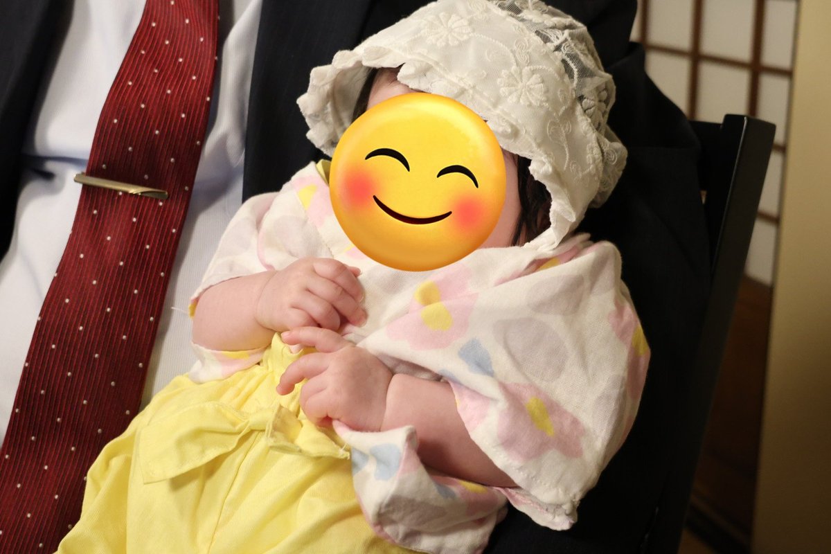 rnt_cos's tweet photo. 娘の少しはやい100日お祝い用に、育児の合間を縫ってベビー羽織袴を仕立てました🪡
可愛く着こなしてくれて作った甲斐があったし、そのうち赤ちゃん審神者本丸やりたいなと思った☺️ https://t.co/s7GWGfPbFb