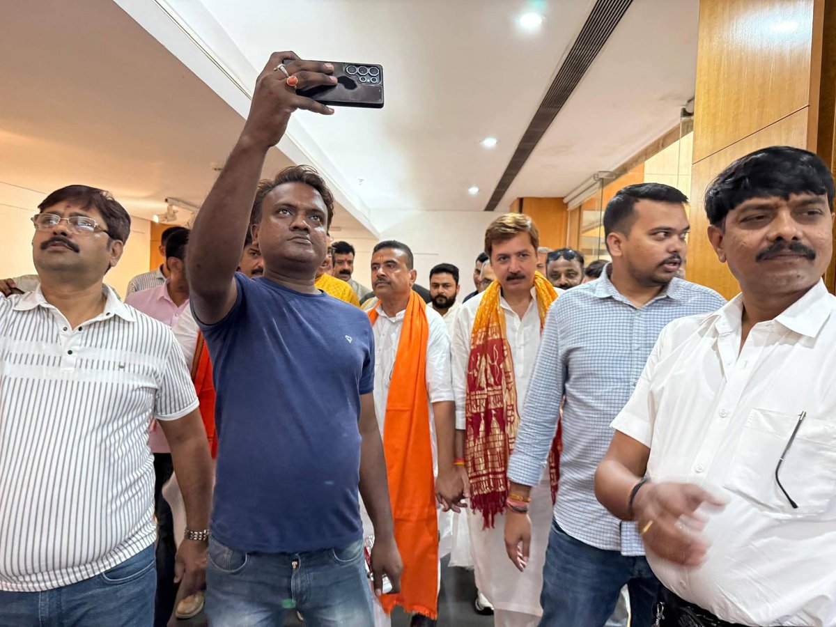 Dhananjay Singh tweet media