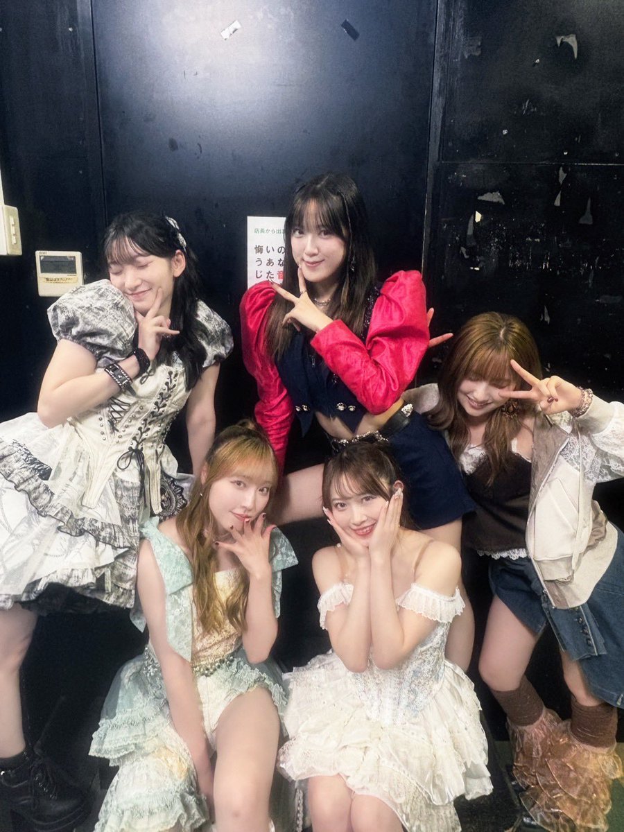 M-lineSpecialの楽屋 tweet media