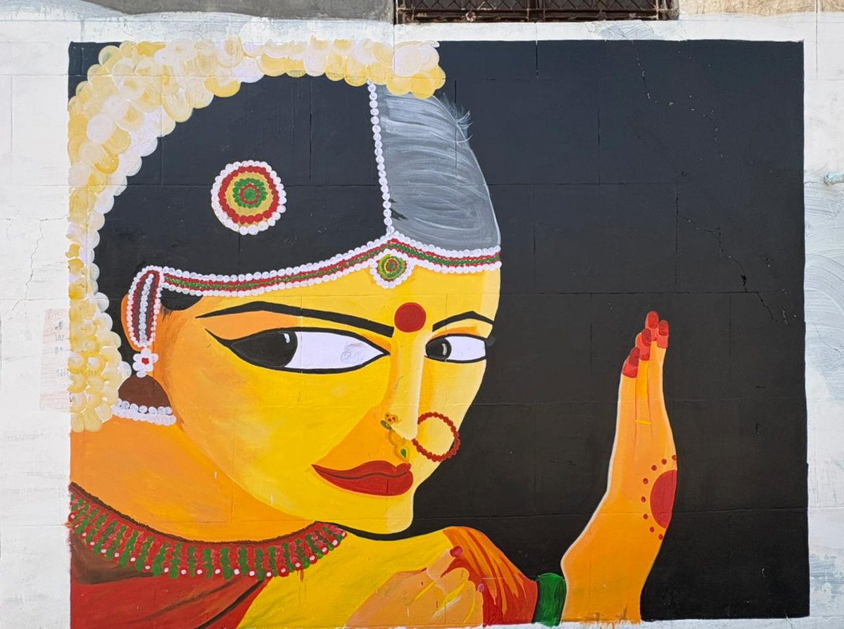 JodhpurMC_'s tweet image. स्वच्छ सर्वेक्षण 2025–26 के अंतर्गत जोधपुर नगर निगम द्वारा शहर के विभिन्न क्षेत्रों में दीवारों पर आकर्षक एवं कलात्मक #WallPainting कार्य किया जा रहा है |

#SwachhSurvekshan #SwachhBharat

@narendramodi | @PMOIndia |  @RajCMO @BhajanlalBjp | @mlkhattar | @officeofmlk