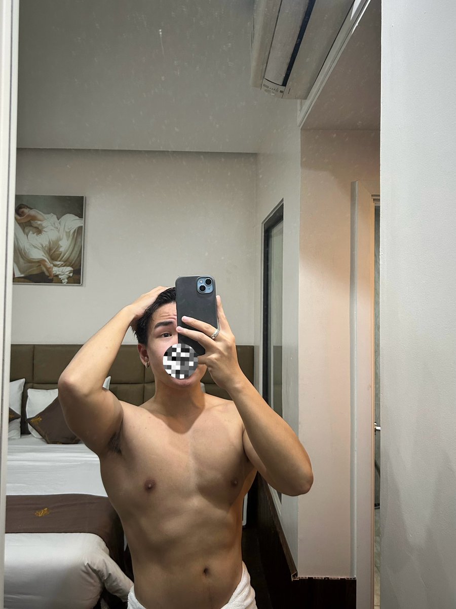 LT875757698639's tweet photo. Hạ Long 1 mình https://t.co/RQbfX3H7U0