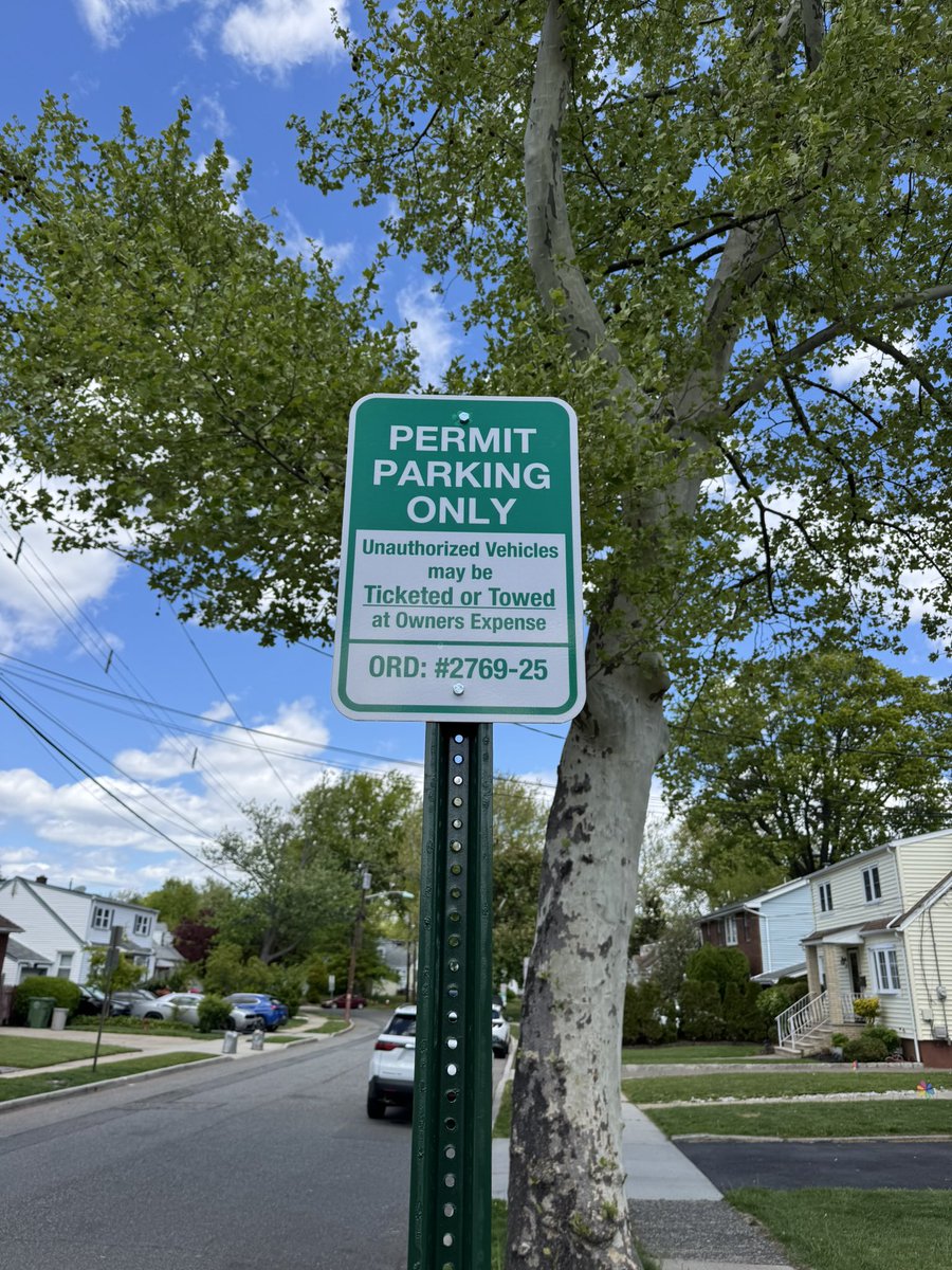 HassidicLinden's tweet image. Hard to understand how @NJRoselle Township thinks it’s acceptable to restrict access near a place of worship used daily by the Jewish community.

If this isn’t DISCRIMINATION, what is?

P.S. Every Jewish owned house in Roselle pays outrageous taxes! CORRUPTION. 

#DrainTheSwamp😫