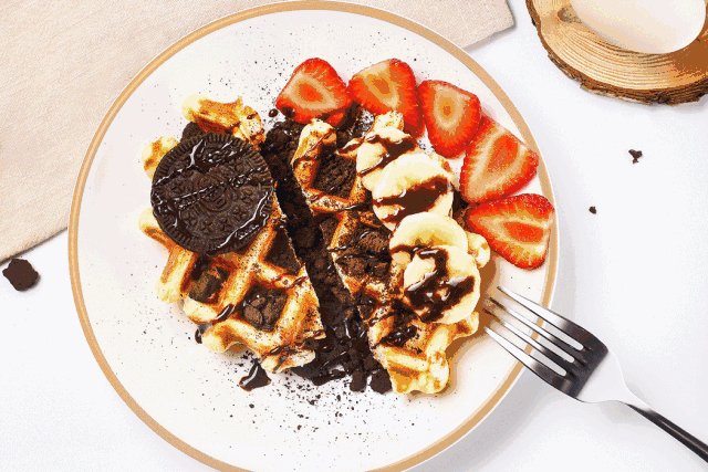 Tchitchiwla's tweet image. "Sunday mornings = no alarms, pancakes with extra syrup, and silly games that make the kids snort-laugh. Perfect chaos, perfect us.  #FamilyTime"