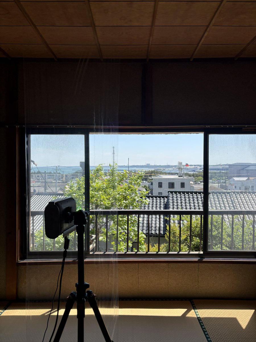 ___s_h2's tweet photo. 白丸たくト「クリテリオム102 あわいの響き」水戸芸術館 現代美術ギャラリー第9室(1枚目)／「あわいの身体」大洗町磯浜町某住宅(2〜4枚目) https://t.co/walO1yMh9Y