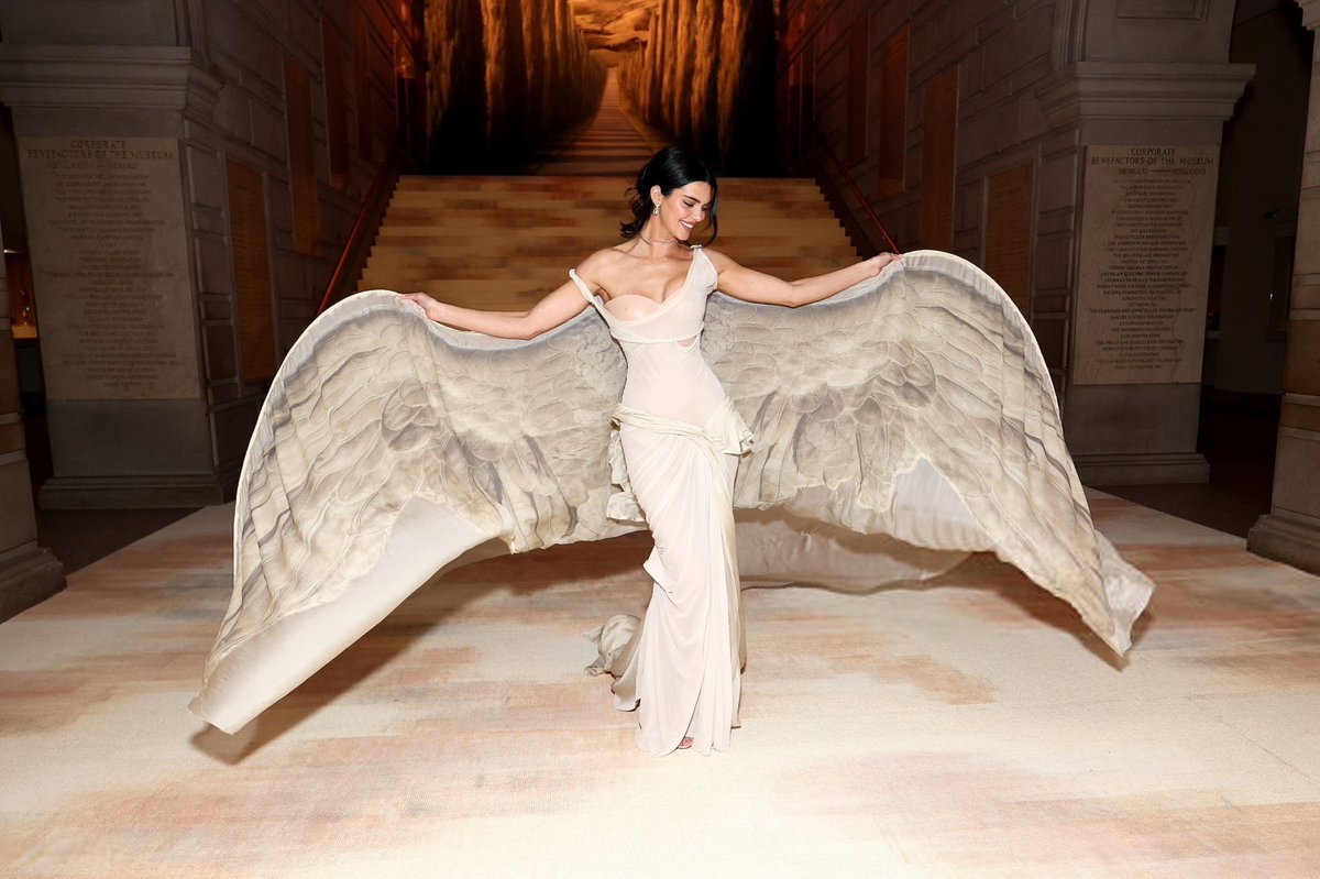 mari_canary's tweet photo. Yes Kendall jenner https://t.co/mXHTlYSuoN