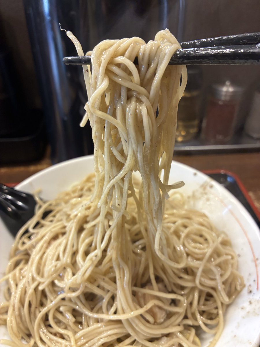 やまやま tweet media