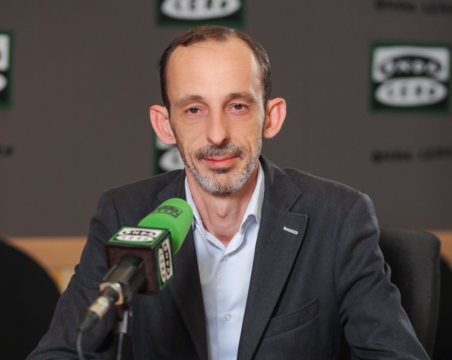 ODValencia's tweet image. #Radio 🎙

@eduardoesteve cuenta YA las novedades del deporte valenciano en @MasDeUno 

📻101.2FM y 90.9FM
📱App Onda Cero 
🖥Web ow.ly/CkJ550LJr7Z